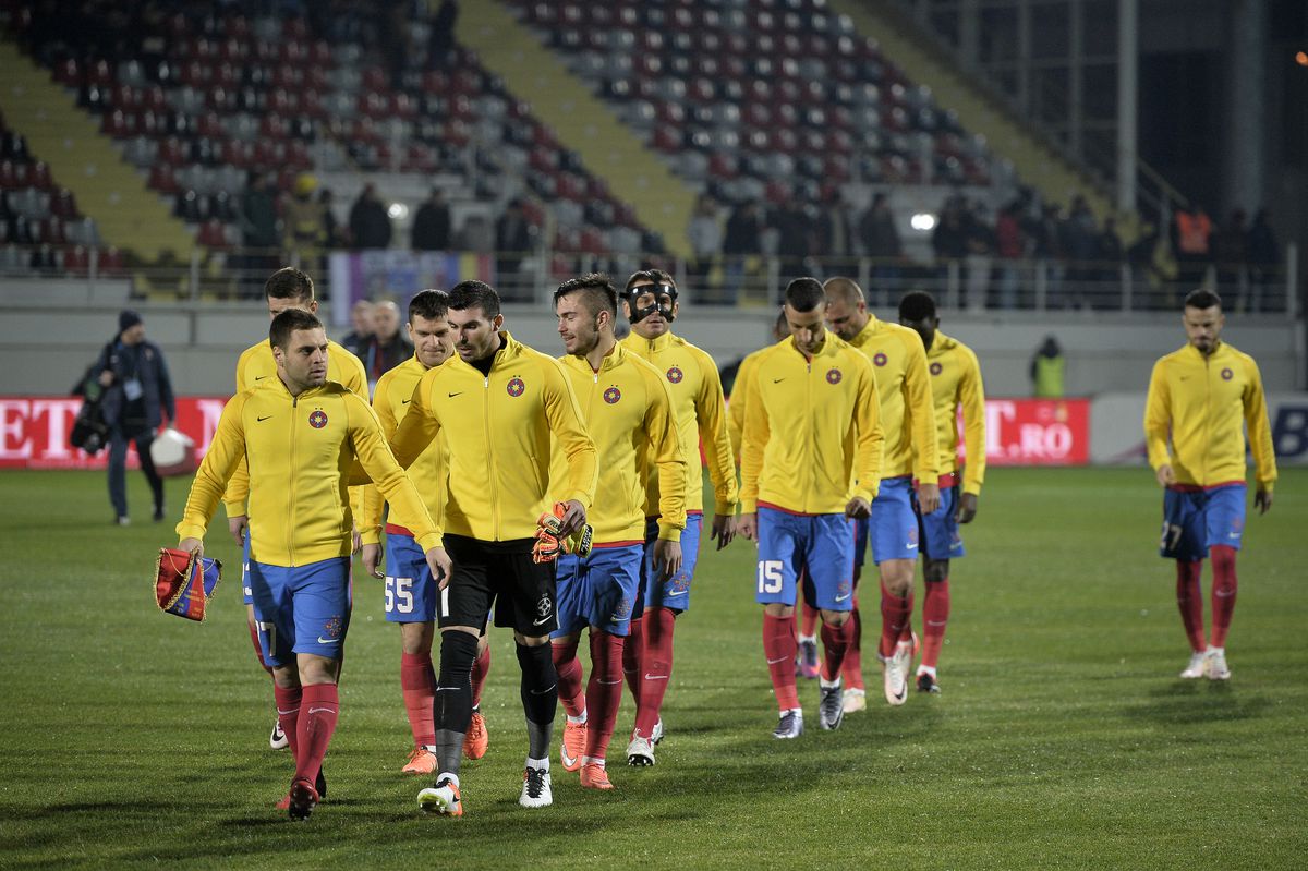 Ce s-a întâmplat la ultima victorie a lui Șumudică în fața rivalei FCSB » Vedetele care erau pe teren + cine a fost arbitru