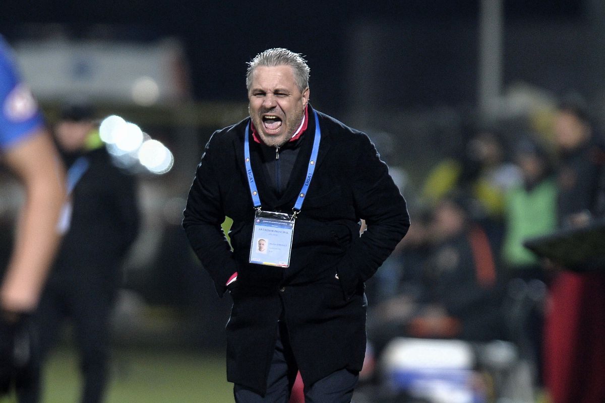 Ce s-a întâmplat la ultima victorie a lui Șumudică în fața rivalei FCSB » Vedetele care erau pe teren + cine a fost arbitru