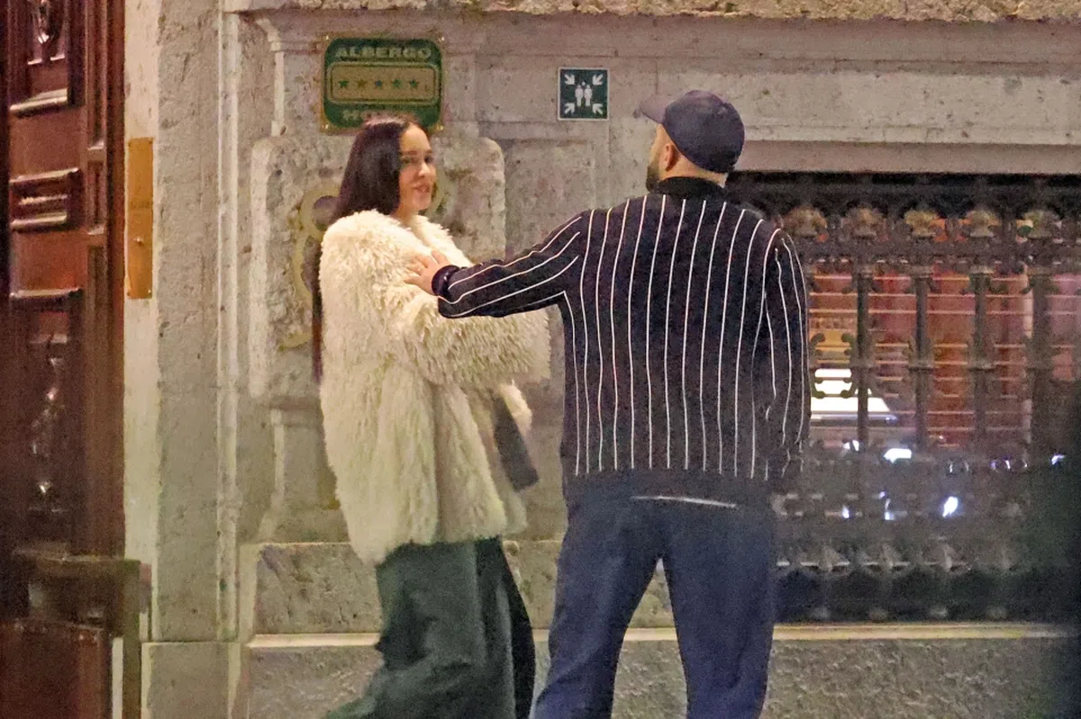 Starul lui AC Milan s-a abținut o singură zi! » A fost surprins cu două femei la 24 de ore după ce soția a plecat din țară