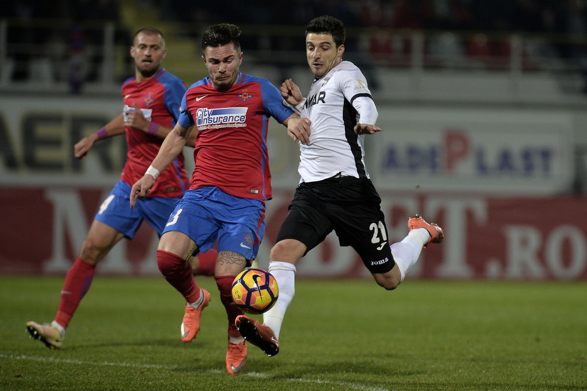 Ce s-a întâmplat la ultima victorie a lui Șumudică în fața rivalei FCSB » Vedetele care erau pe teren + cine a fost arbitru