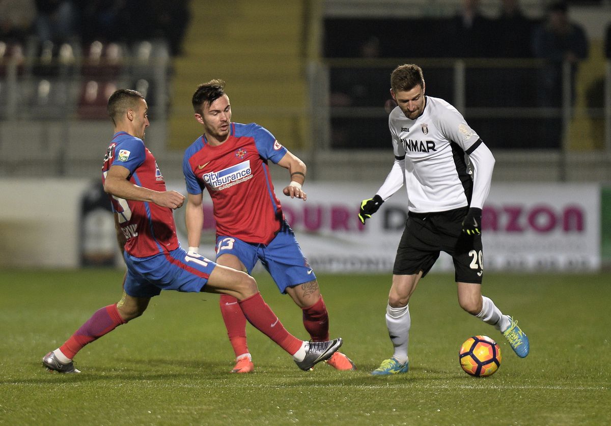 Ce s-a întâmplat la ultima victorie a lui Șumudică în fața rivalei FCSB » Vedetele care erau pe teren + cine a fost arbitru