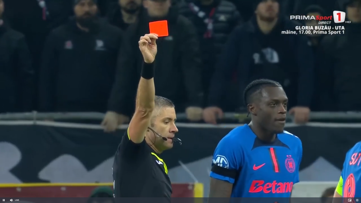 Decizie controversată în Rapid - FCSB! Eliminat după două galbene în 4 minute