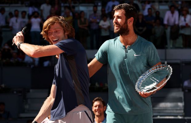 Ce fel de elevi au fost vedetele ATP? » De la „Ascultam, ridicam mâna” la „Făceam lucruri prostești, împrăștiam ghiozdanele peste tot!”