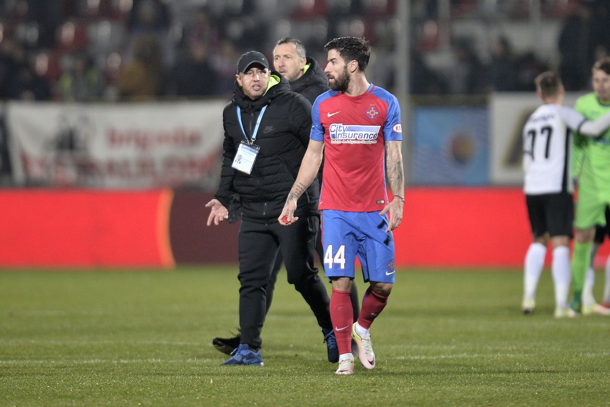 Ce s-a întâmplat la ultima victorie a lui Șumudică în fața rivalei FCSB » Vedetele care erau pe teren + cine a fost arbitru