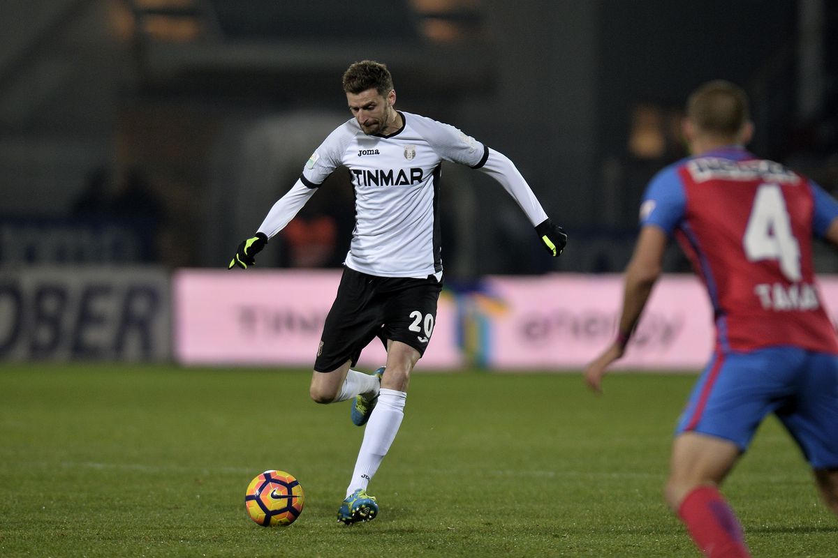 Ce s-a întâmplat la ultima victorie a lui Șumudică în fața rivalei FCSB » Vedetele care erau pe teren + cine a fost arbitru