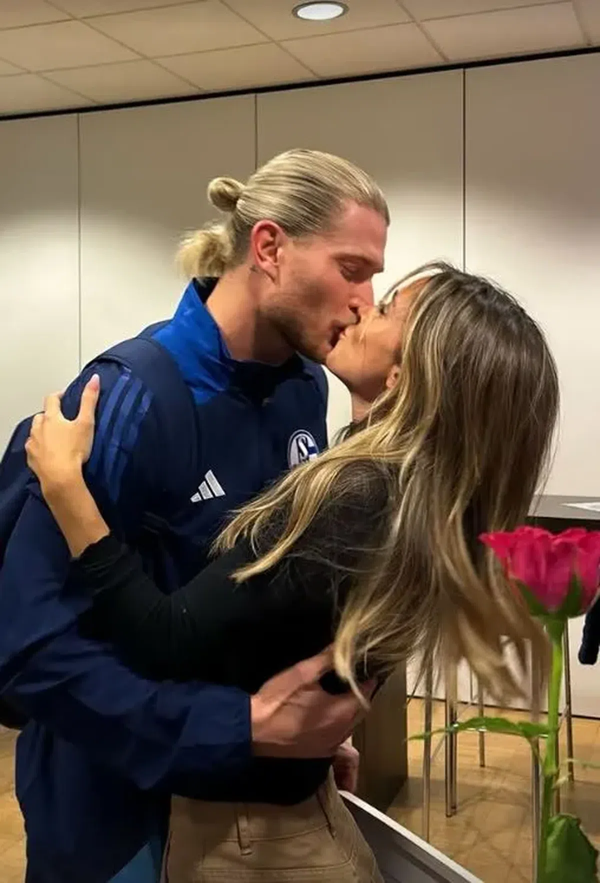 Face ravagii în orașul lui Lionel Messi » Una dintre vedetele jurnalismului sportiv a pozat răvășitor pe plajă