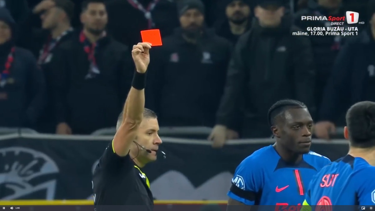 Decizie controversată în Rapid - FCSB! Eliminat după două galbene în 4 minute