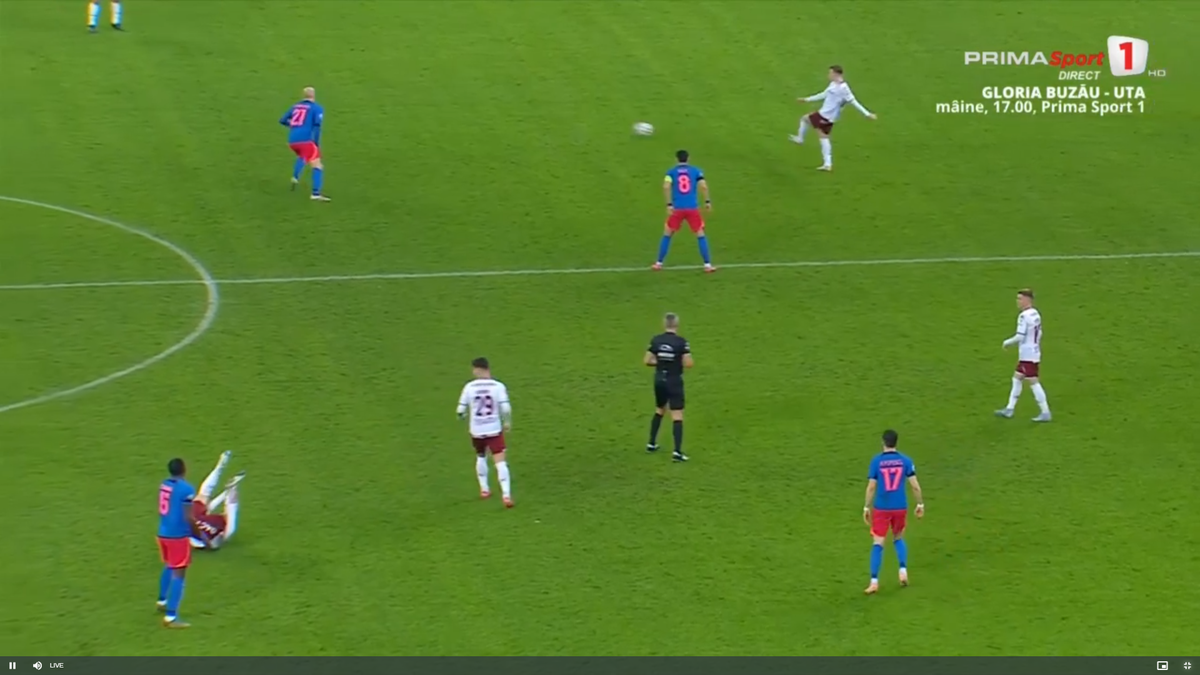 Decizie controversată în Rapid - FCSB! Eliminat după două galbene în 4 minute