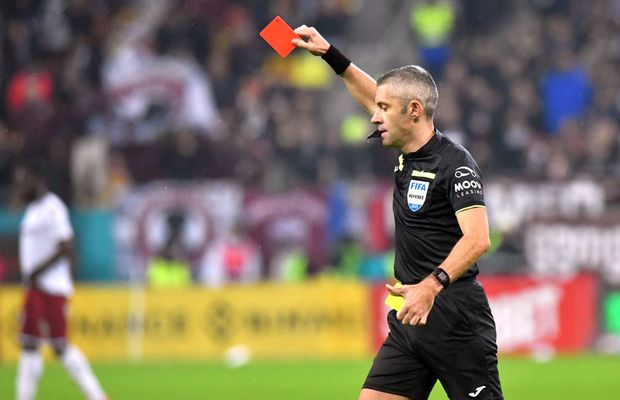 Decizie controversată în Rapid - FCSB! Eliminat după două galbene în 4 minute