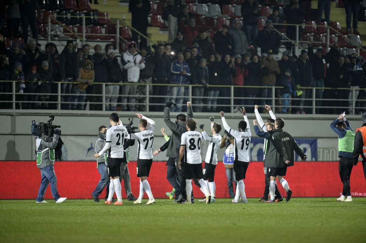 Ce s-a întâmplat la ultima victorie a lui Șumudică în fața rivalei FCSB » Vedetele care erau pe teren + cine a fost arbitru