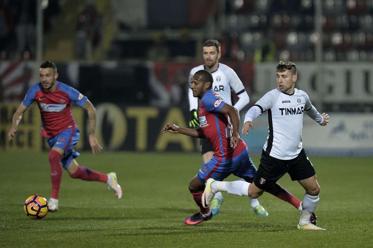 Ce s-a întâmplat la ultima victorie a lui Șumudică în fața rivalei FCSB » Vedetele care erau pe teren + cine a fost arbitru