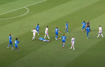 Cea mai rapidă eliminare din istoria fotbalului englez: cum a faultat în secunda 6 a meciului