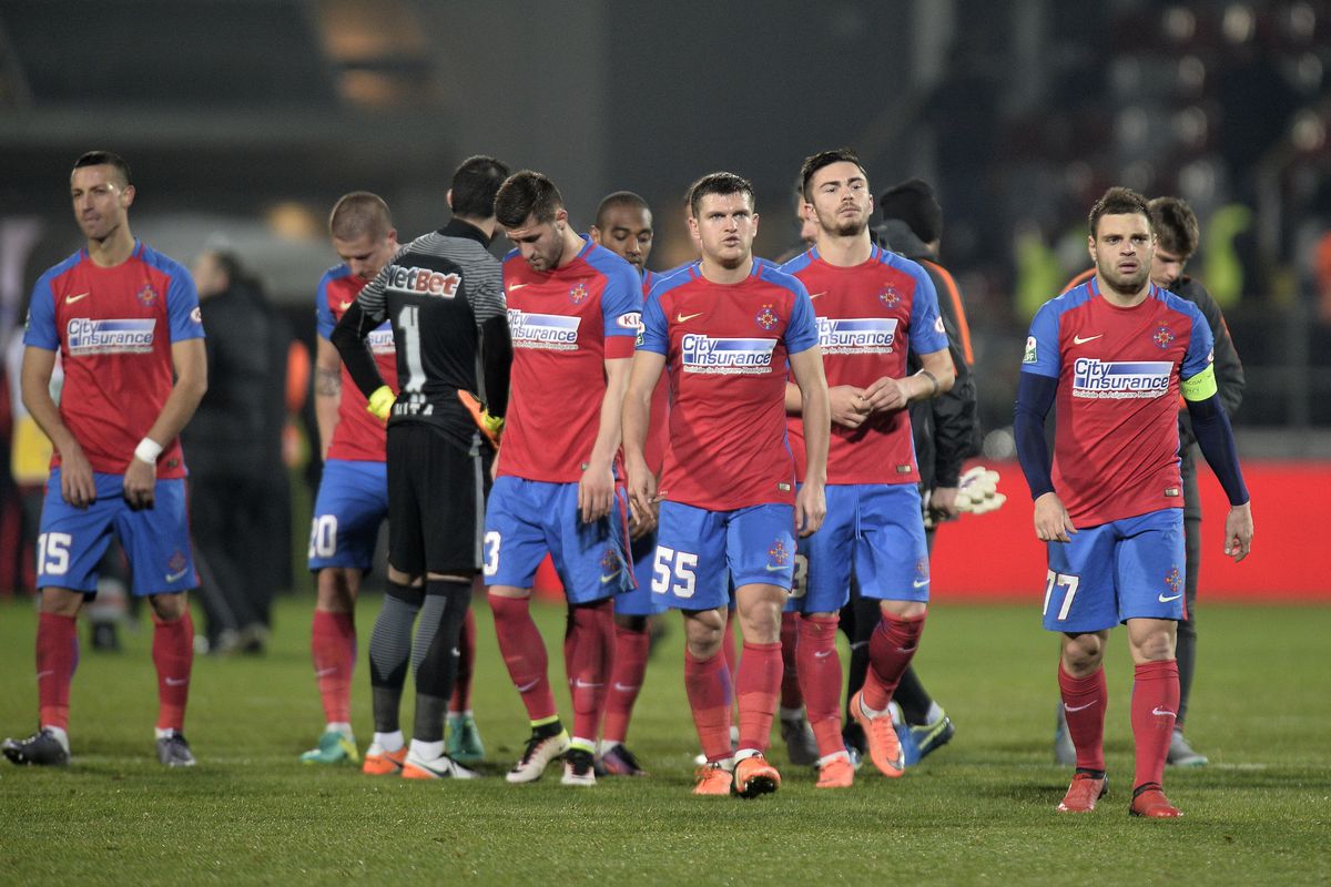 Ce s-a întâmplat la ultima victorie a lui Șumudică în fața rivalei FCSB » Vedetele care erau pe teren + cine a fost arbitru