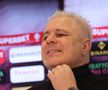 Marius Șumudică a explicat semnul făcut către galeria FCSB-ului: „Le-am arătat că sunt ZERO! Cetățeni! Șmecherii sunt la Peluza Sud”