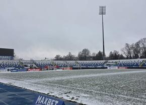 Gazonul din Superliga era acoperit de zăpadă cu 6 ore înainte de meci: cum arată acum