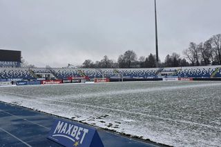 Gazonul din Superliga era acoperit de zăpadă cu 6 ore înainte de meci: cum arată acum
