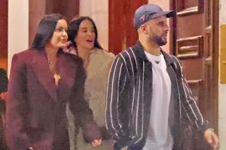 Starul lui AC Milan s-a abținut o singură zi! » A fost surprins cu două femei la 24 de ore după ce soția a plecat din țară