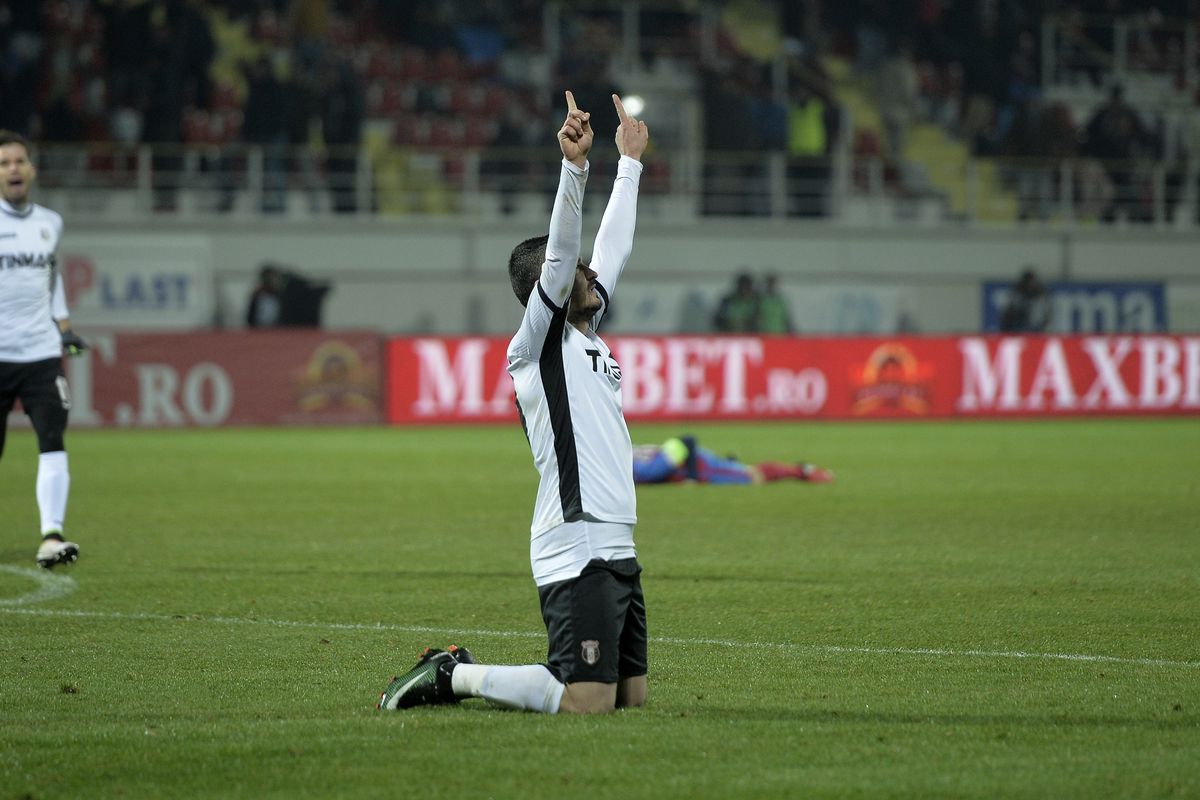 Ce s-a întâmplat la ultima victorie a lui Șumudică în fața rivalei FCSB » Vedetele care erau pe teren + cine a fost arbitru