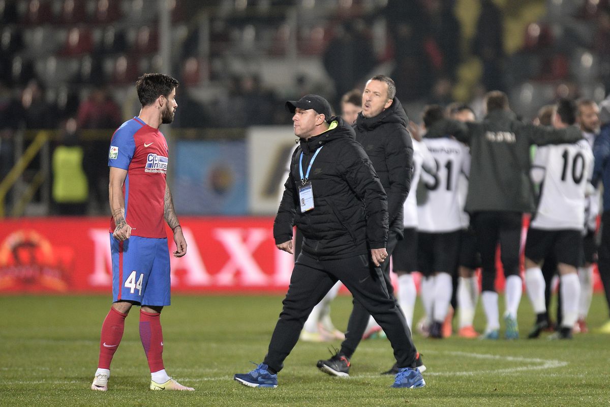 Ce s-a întâmplat la ultima victorie a lui Șumudică în fața rivalei FCSB » Vedetele care erau pe teren + cine a fost arbitru