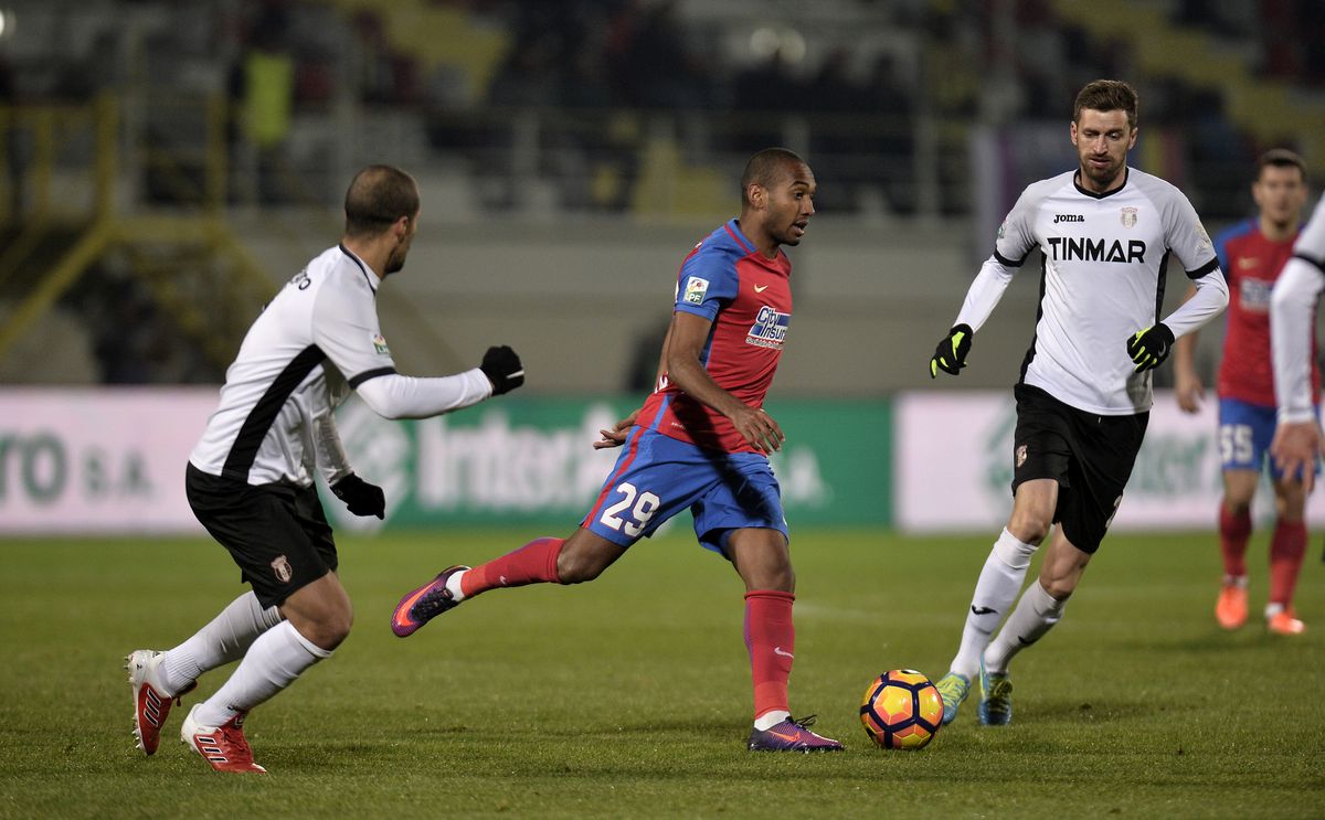 Ce s-a întâmplat la ultima victorie a lui Șumudică în fața rivalei FCSB » Vedetele care erau pe teren + cine a fost arbitru