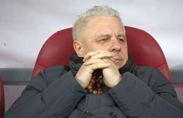 Ținuta aleasă de Șumudică pentru Rapid - FCSB » A schimbat geaca, dar a atras atenția prin alte două detalii