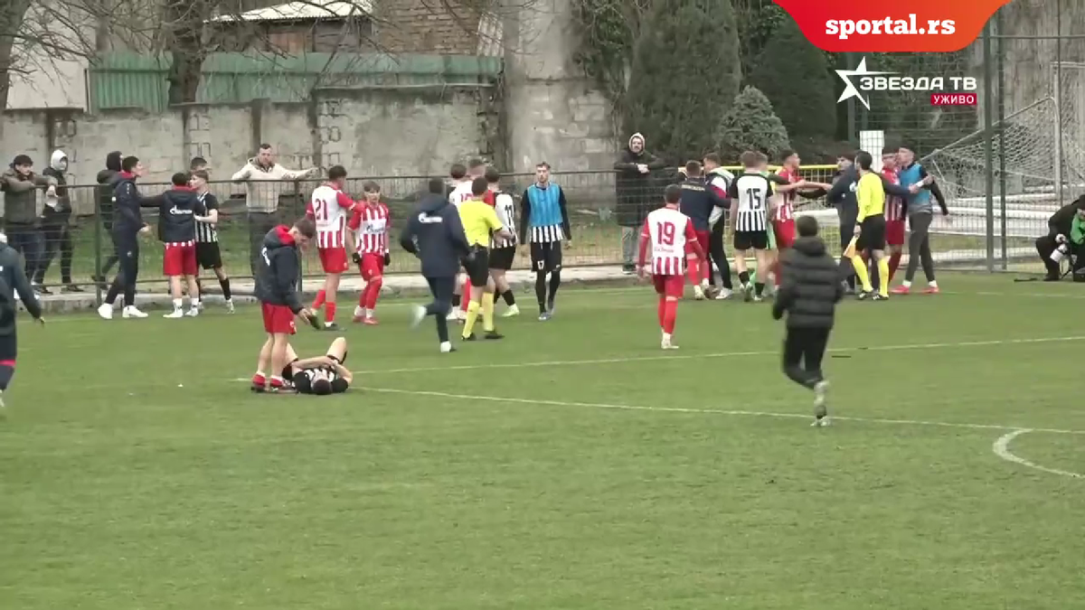 Bătaie generală la Steaua Roșie - Partizan! » I-a călcat tricoul în picioare, i-a dat cu mingea în cap, apoi a urmat haosul + Presa reacționează: „imagine catastrofală”