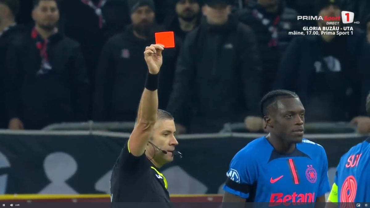 Decizie controversată în Rapid - FCSB! Eliminat după două galbene în 4 minute