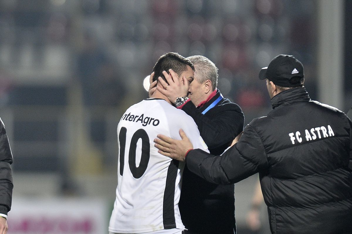 Ce s-a întâmplat la ultima victorie a lui Șumudică în fața rivalei FCSB » Vedetele care erau pe teren + cine a fost arbitru