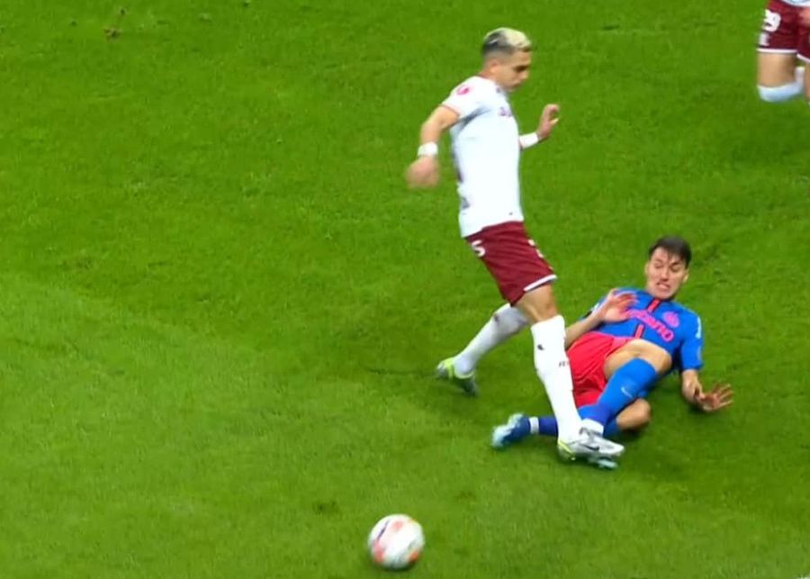 Faultul lui Manea asupra lui Radunovic / FOTO: Captură TV @Digi Sport 1 Raul Rusescu a răbufnit în studio: „Nici nu vreau să mă gândesc. Așa e în fotbalul românesc”