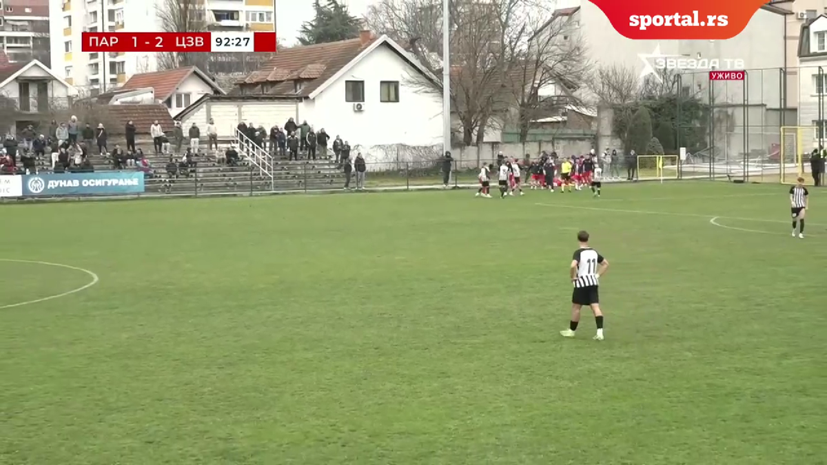 Bătaie generală la Steaua Roșie - Partizan! » I-a călcat tricoul în picioare, i-a dat cu mingea în cap, apoi a urmat haosul + Presa reacționează: „imagine catastrofală”