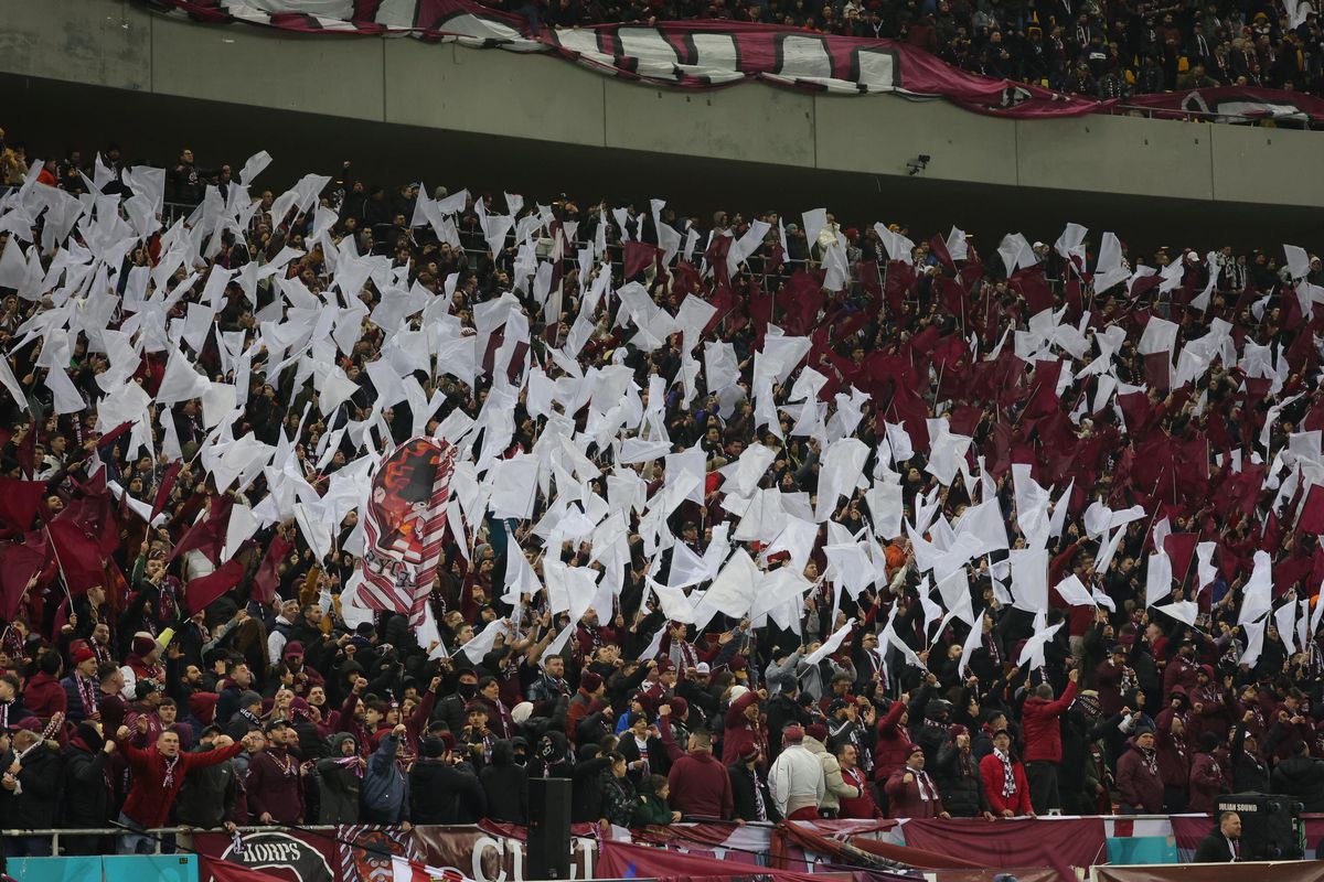 Atmosferă de derby și scene regretabile la Rapid - FCSB: ce s-a întâmplat în timpul momentului de reculegere dedicat lui Luca Manolache