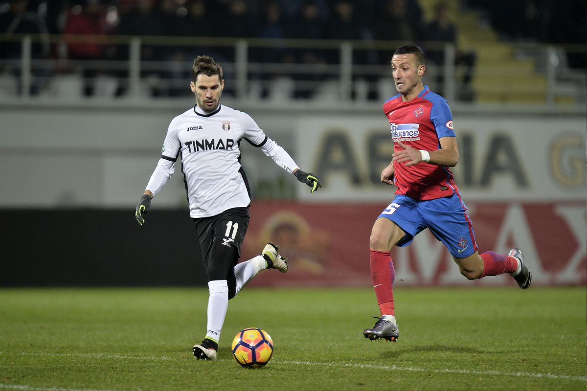 Ce s-a întâmplat la ultima victorie a lui Șumudică în fața rivalei FCSB » Vedetele care erau pe teren + cine a fost arbitru