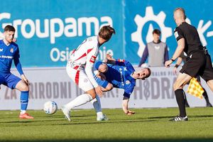 Haos la derby-ul dintre Dinamo Zagreb și Hajduk Split: „Portar cu capul spart și două cartonașe roșii”