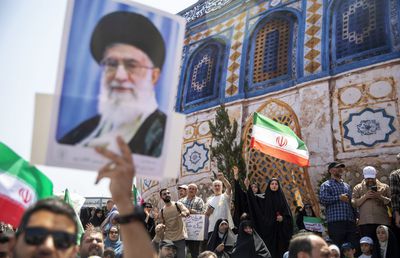 „Soția a ieșit singură în piață, știți ce a urmat?” » Poveștile românului campion cu Rapid care a jucat în Iran: „Peste România din toate punctele de vedere”