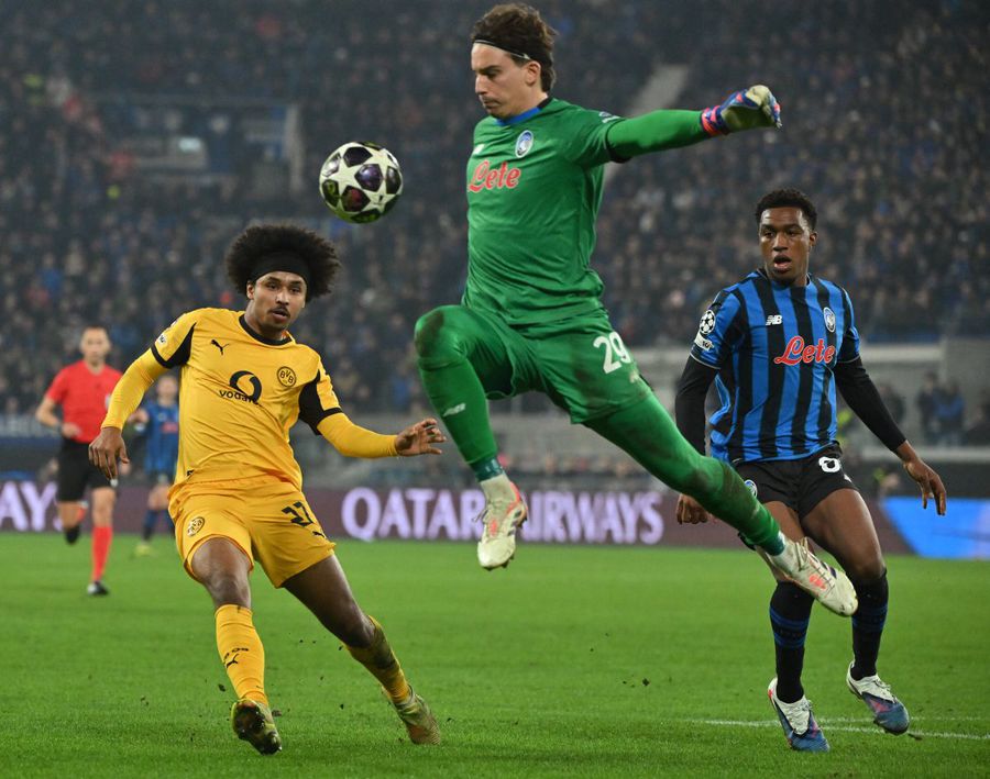 Cristi Chivu a pus ochii pe un portar de top din Premier League » Inter are însă concurență puternică din Italia