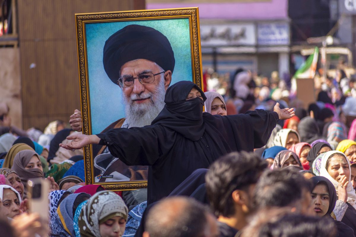 Societatea în Iran - viața într‑un stat teocratic dominat de autoritatea ayatollahilor