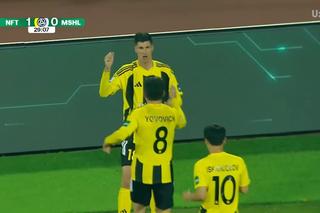 Dat afară de Dinamo, a debutat cu gol la noua echipă