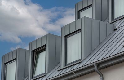 Tendințe moderne în designul acoperișurilor metalice