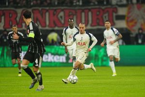 Tottenham, amendată drastic de UEFA după ce 3 suporteri au folosit salutul nazist la meciul din Liga Campionilor