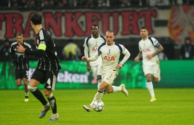 Tottenham, amendată drastic de UEFA după ce 3 suporteri au folosit salutul nazist la meciul din Liga Campionilor