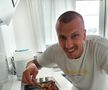 FOTO Vlad Chiricheş, singur în Modena de 22 de zile: gătește, face sport și citește „Secretele minții de milionar" » Mesaj pentru români