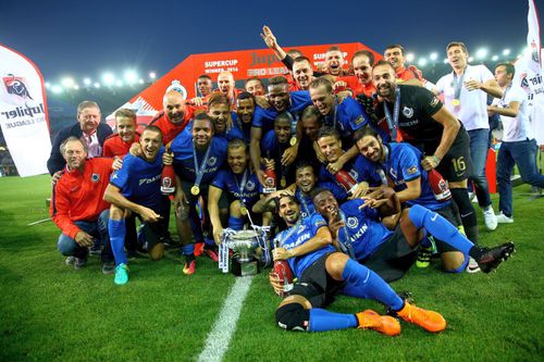 Club Brugge, după câștigarea Supercupei Belgiei în 2016 în fața lui Standard Liege // sursă foto: Guliver/gettyimages