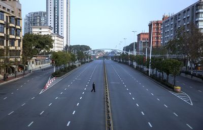 CORONAVIRUS. Prima dată avansată de autoritățile din România » Când am putea ieși din case