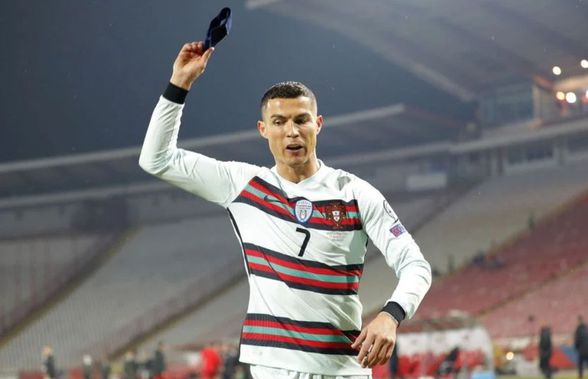 Câți bani s-au încasat pe banderola aruncată pe jos de Cristiano Ronaldo