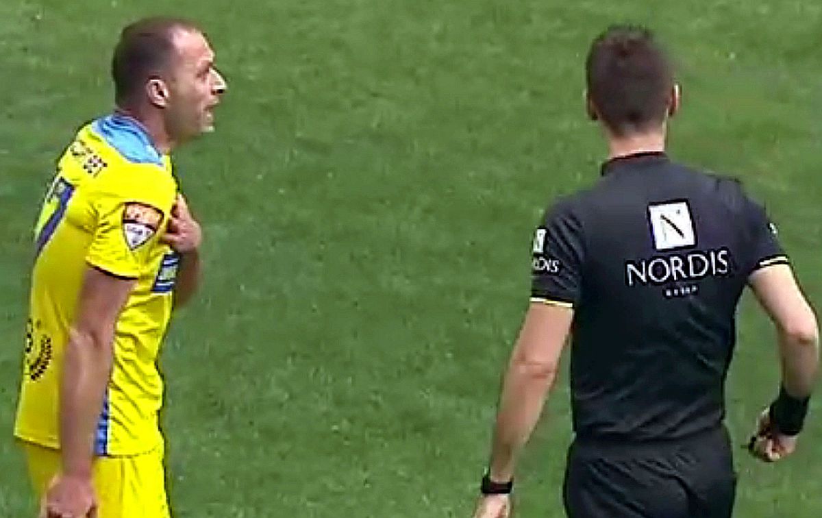 Cebotaru dezvăluie ce a discutat cu arbitrul după penalty-ul controversat din CSA Steaua - Petrolul: „L-am rugat frumos să intre în vestiar”