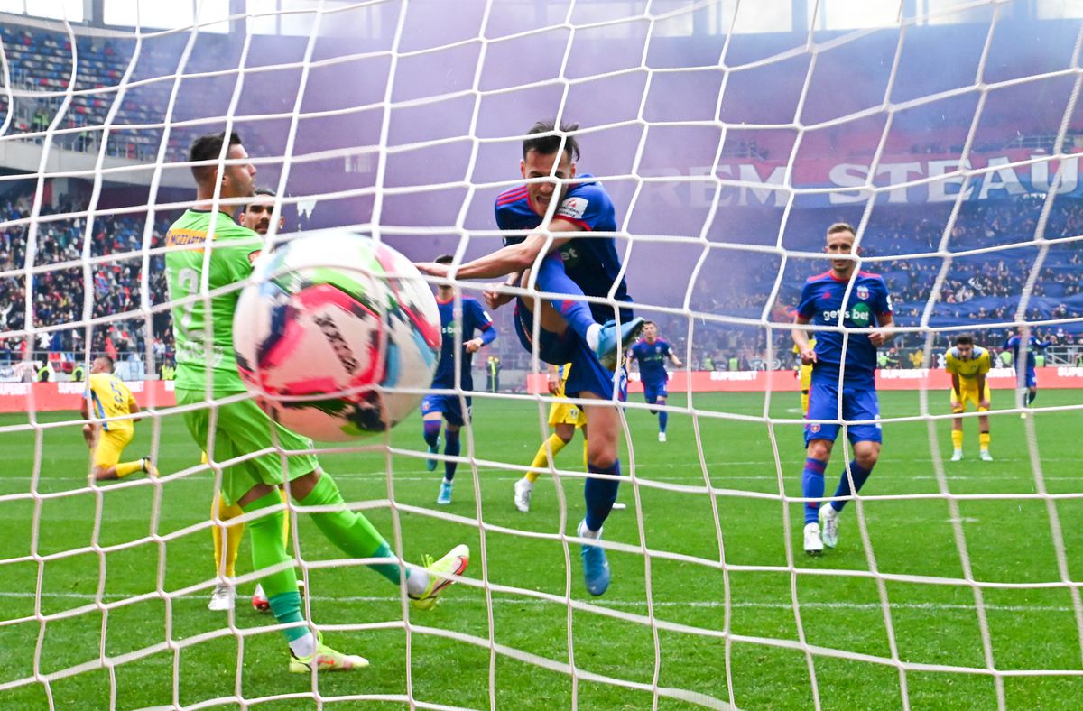CSA Steaua - Petrolul Ploiești 2-1 » „Militarii” întorc scorul după pauză, într-o atmosferă de vis în Ghencea » Cum arată clasamentul din Liga 2