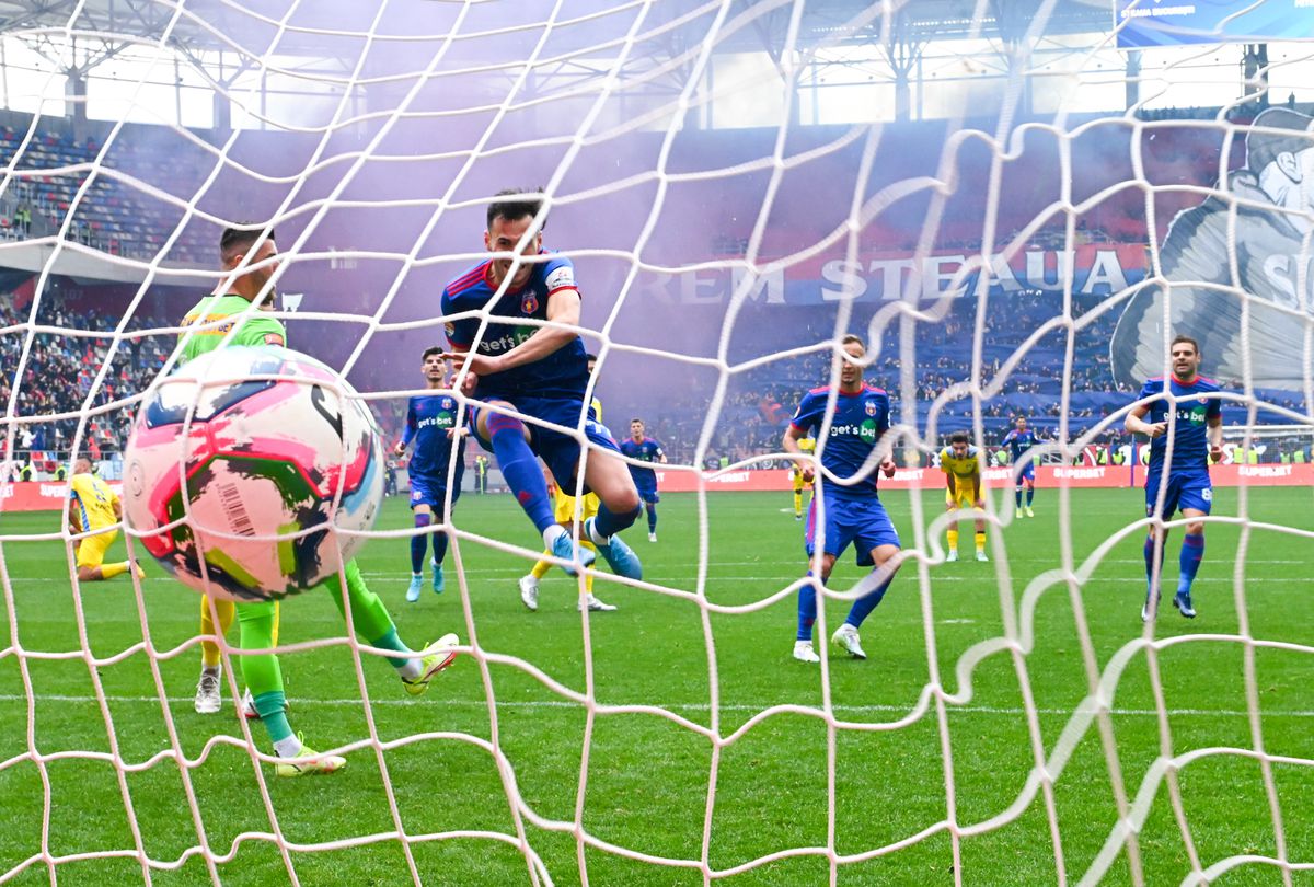 Nae Constantin, dezamăgit de prestația elevilor săi în derby: „Am făcut două greșeli mari, care ne-au costat”