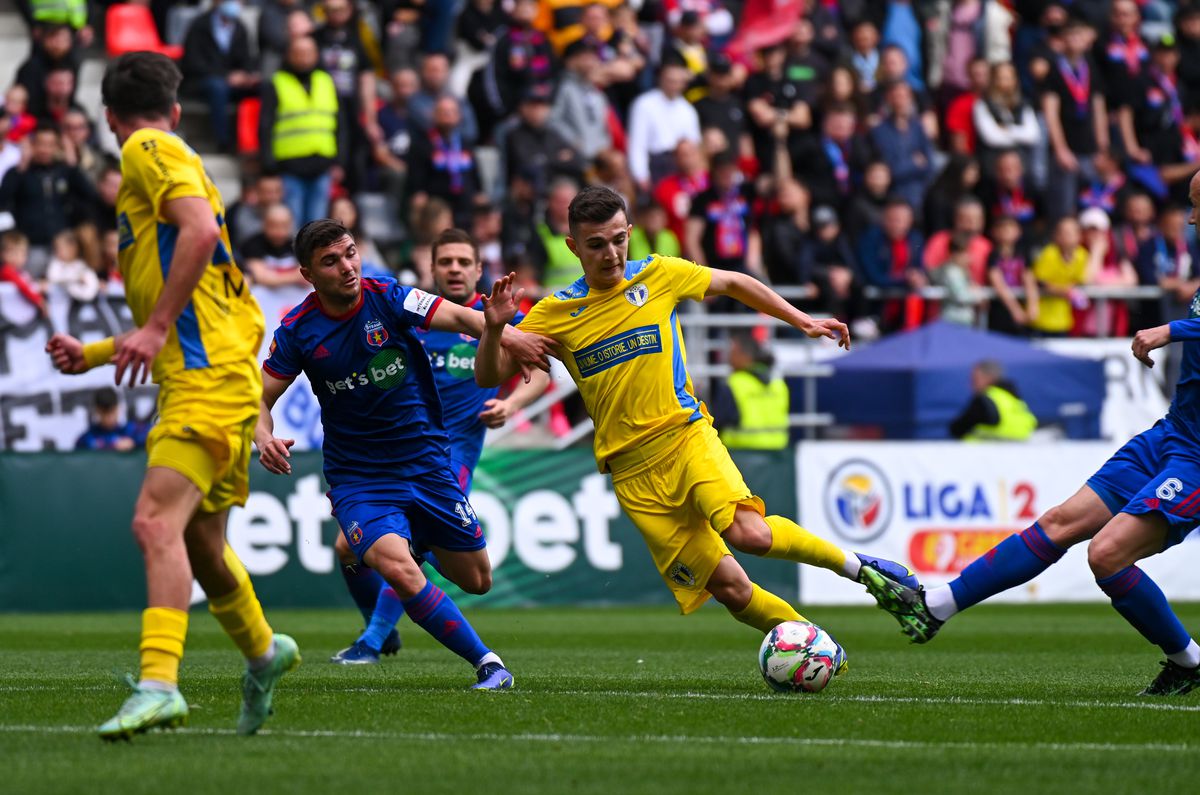 Peluza Sud Steaua ia cu asalt Ploieștiul! Câți suporteri sunt așteptați pe „Ilie Oană”