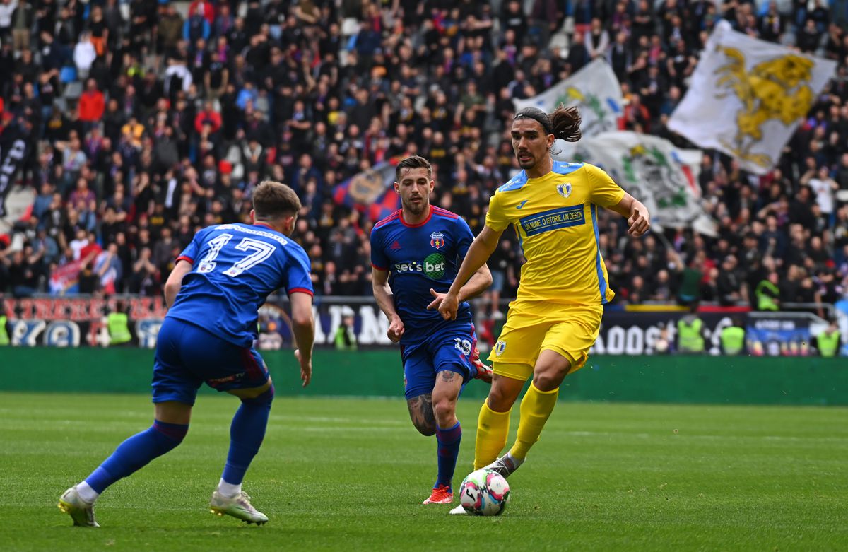 CSA Steaua - Petrolul Ploiești 2-1 » „Militarii” întorc scorul după pauză, într-o atmosferă de vis în Ghencea » Cum arată clasamentul din Liga 2