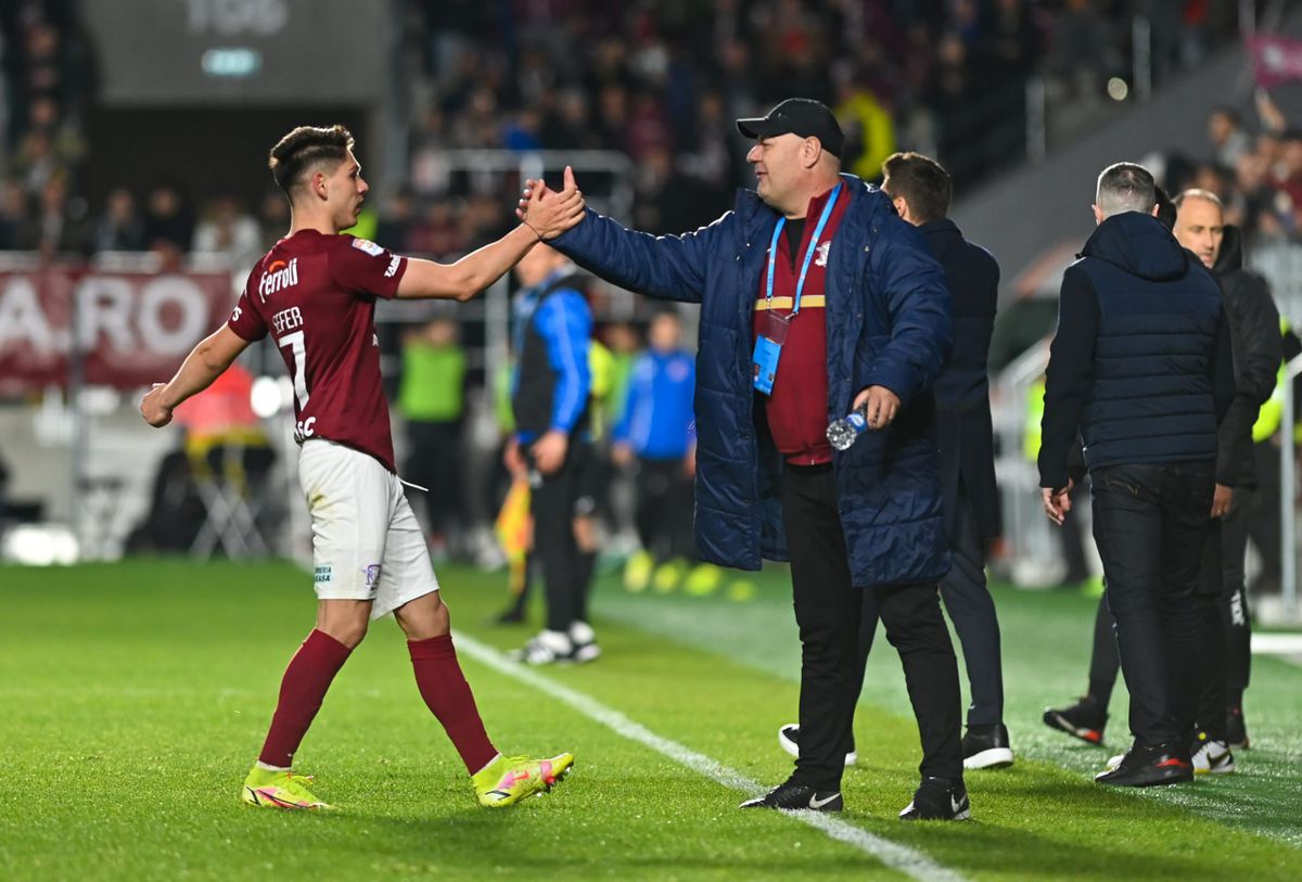 Dezvăluiri din vestiarul Rapidului » Angelescu explică ce a schimbat Mutu: „Acum nu cred că mai e contestat”